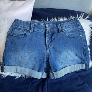 Anchor Pattern Mid Rise Jean Shorts